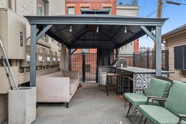 1025 E 17th Avenue 1, Denver, CO 80218