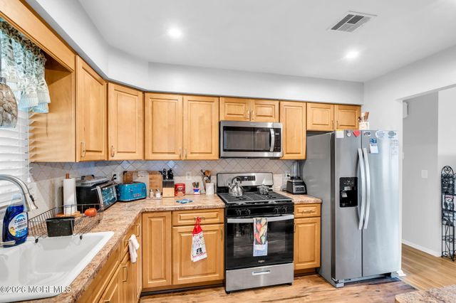 86 Northumberland Drive, Toms River, NJ 08757