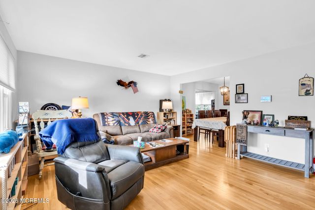 86 Northumberland Drive, Toms River, NJ 08757