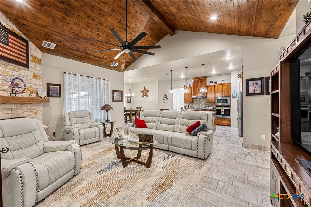 Image 13 of property listing at 2031 Heritage Loop, Nolanville, TX 76559