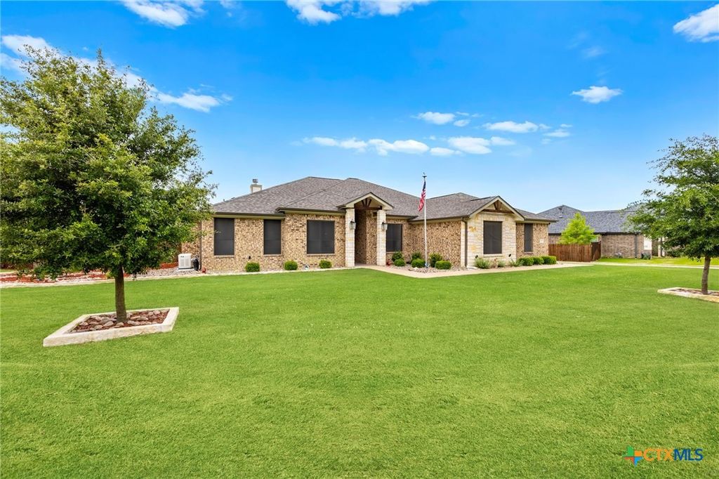 Image 3 of property listing at 2031 Heritage Loop, Nolanville, TX 76559