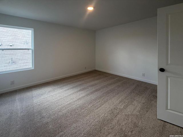 238 Brood Dr, Adkins, TX 78101