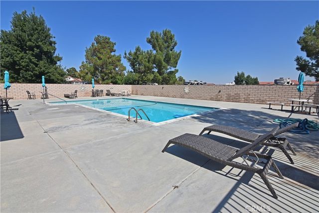11614 Ridgemark Road, Apple Valley, CA 92308