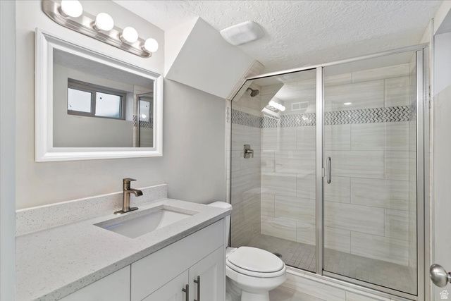 186 N 300 E, Clearfield, UT 84015