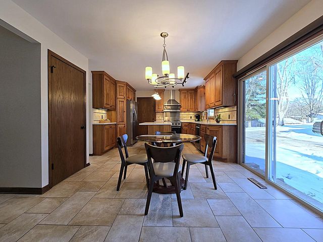5640 S Aberdeen DRIVE, New Berlin, WI 53146