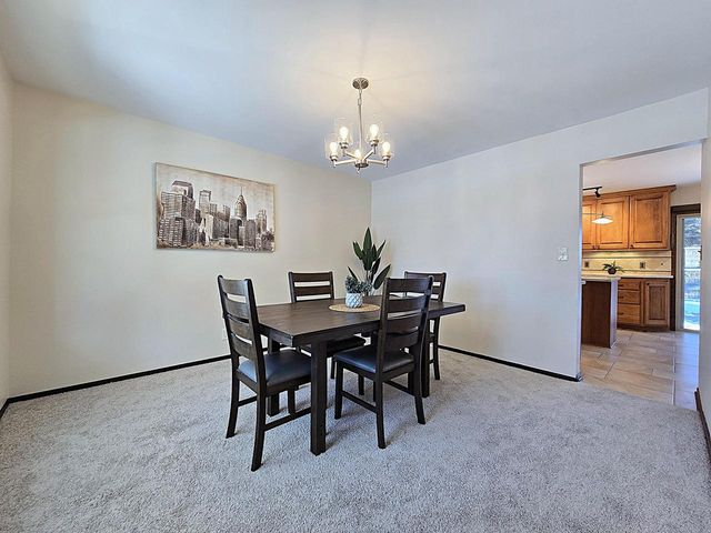 5640 S Aberdeen DRIVE, New Berlin, WI 53146