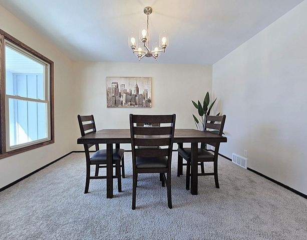 5640 S Aberdeen DRIVE, New Berlin, WI 53146