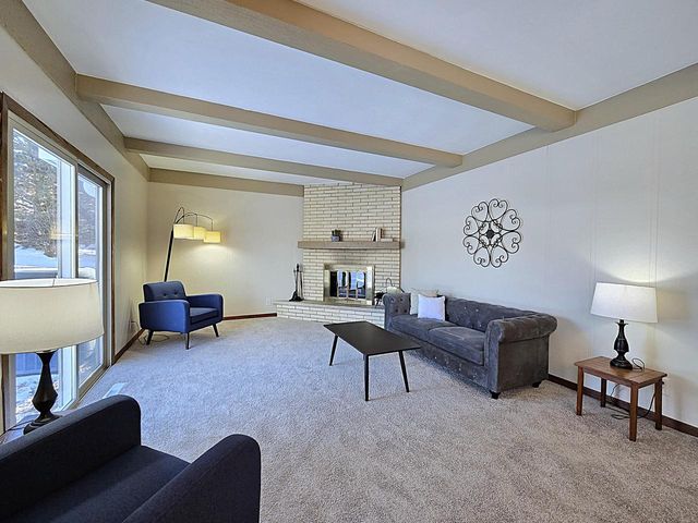 5640 S Aberdeen DRIVE, New Berlin, WI 53146