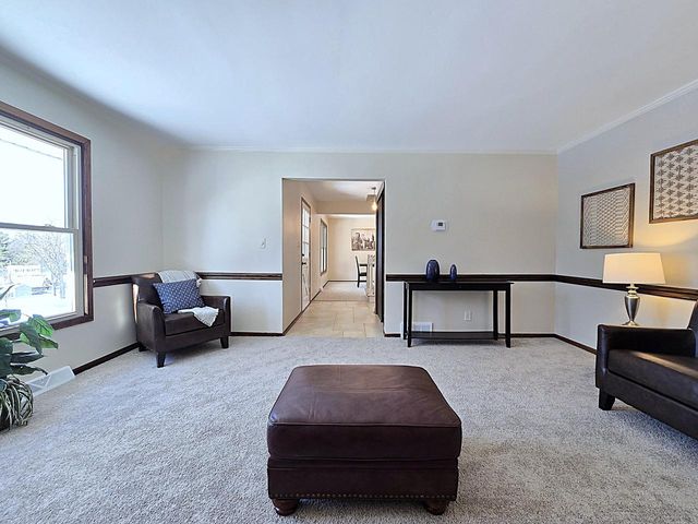 5640 S Aberdeen DRIVE, New Berlin, WI 53146