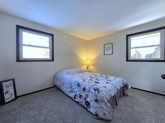 5640 S Aberdeen DRIVE, New Berlin, WI 53146