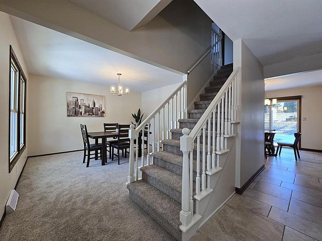 5640 S Aberdeen DRIVE, New Berlin, WI 53146