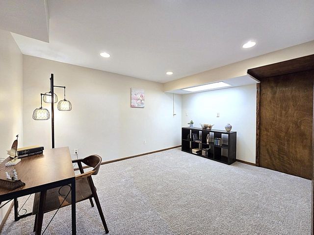 5640 S Aberdeen DRIVE, New Berlin, WI 53146