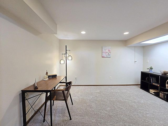 5640 S Aberdeen DRIVE, New Berlin, WI 53146