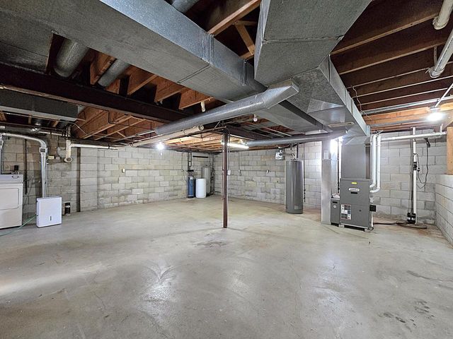 5640 S Aberdeen DRIVE, New Berlin, WI 53146