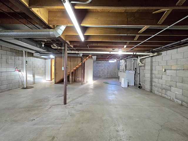 5640 S Aberdeen DRIVE, New Berlin, WI 53146