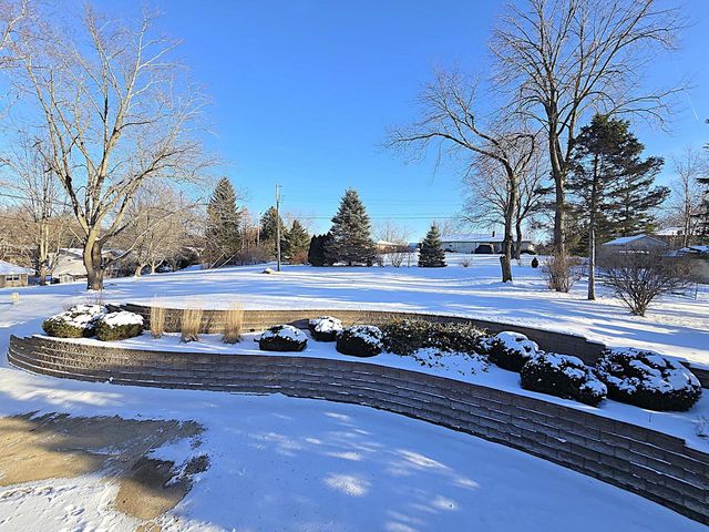 5640 S Aberdeen DRIVE, New Berlin, WI 53146