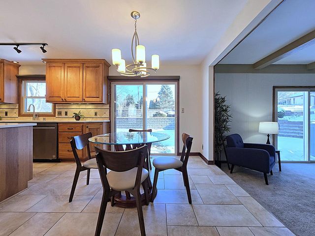 5640 S Aberdeen DRIVE, New Berlin, WI 53146