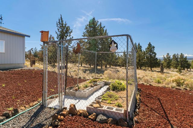 8449 SW Shad Road, Terrebonne, OR 97760