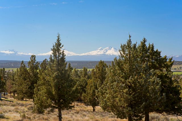 8449 SW Shad Road, Terrebonne, OR 97760