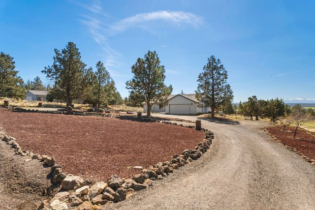 8449 SW Shad Road, Terrebonne, OR 97760