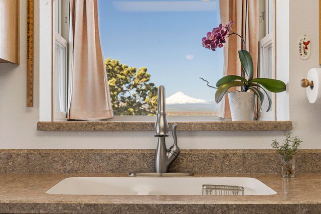 8449 SW Shad Road, Terrebonne, OR 97760