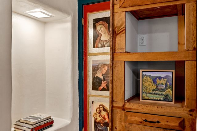 632 Old Santa Fe Trail 4, Santa Fe, NM 87505