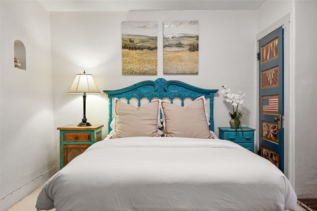 632 Old Santa Fe Trail 4, Santa Fe, NM 87505