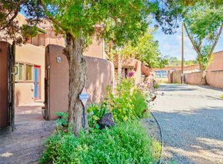 632 Old Santa Fe Trail 4, Santa Fe, NM 87505