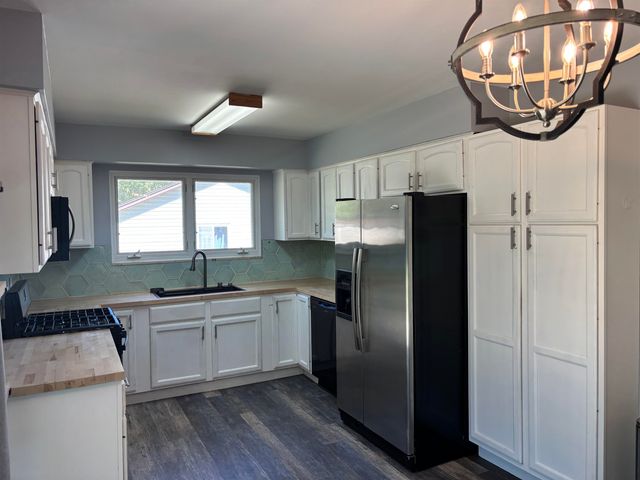 522 Autumn Drive, Flushing, MI 48433
