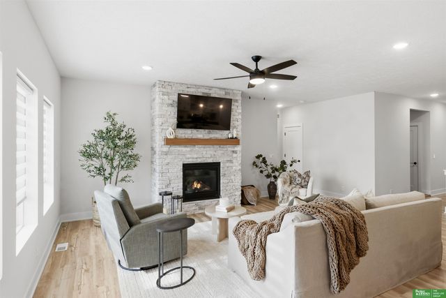 11970 South 118th Street, Papillion, NE 68046