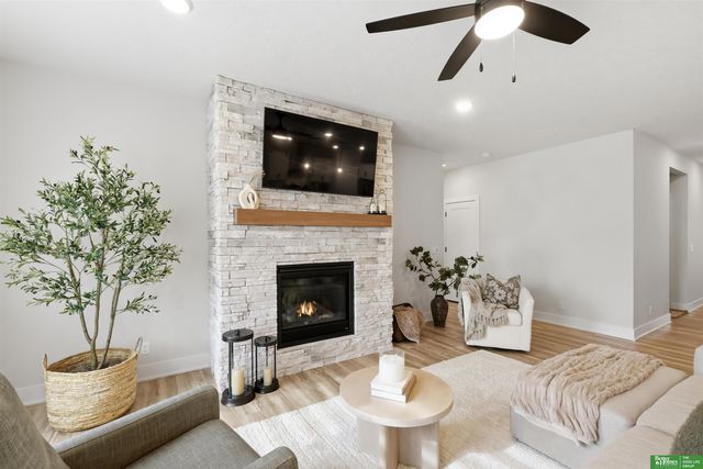11970 South 118th Street, Papillion, NE 68046