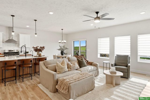 11970 South 118th Street, Papillion, NE 68046