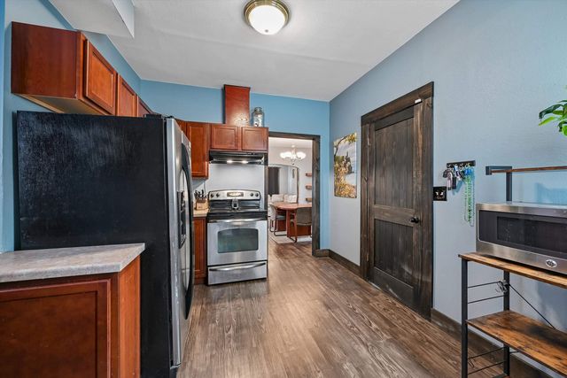 523 SW 6th Avenue, Cedar Rapids, IA 52404