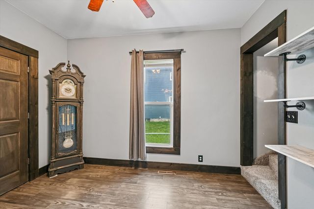 523 SW 6th Avenue, Cedar Rapids, IA 52404