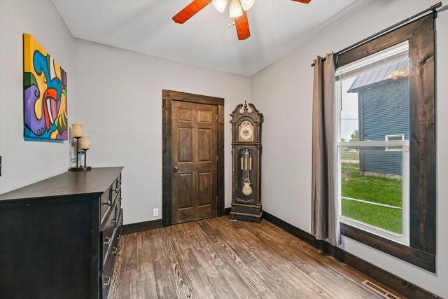 523 SW 6th Avenue, Cedar Rapids, IA 52404