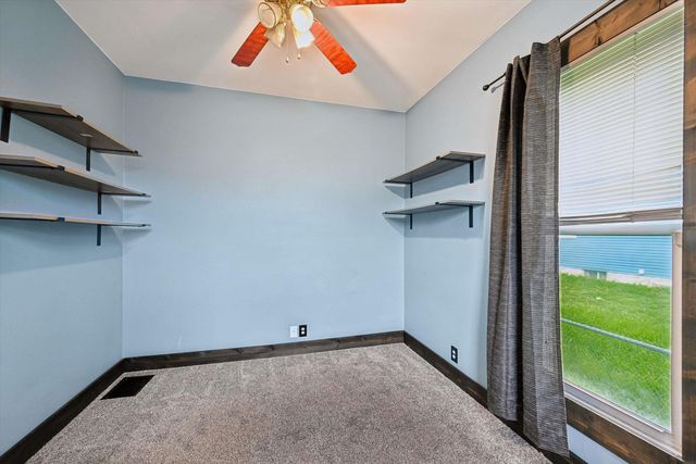 523 SW 6th Avenue, Cedar Rapids, IA 52404