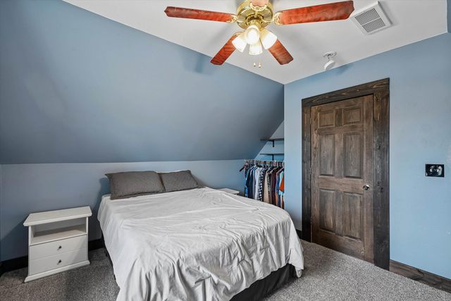 523 SW 6th Avenue, Cedar Rapids, IA 52404