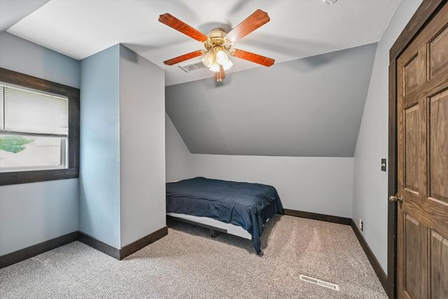 523 SW 6th Avenue, Cedar Rapids, IA 52404