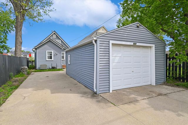 523 SW 6th Avenue, Cedar Rapids, IA 52404
