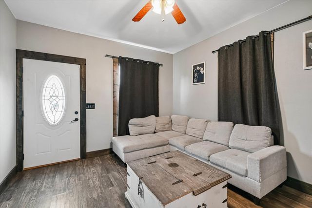 523 SW 6th Avenue, Cedar Rapids, IA 52404