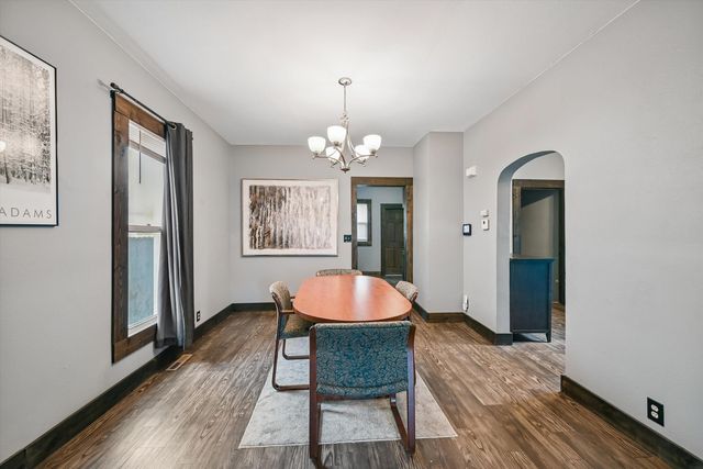 523 SW 6th Avenue, Cedar Rapids, IA 52404