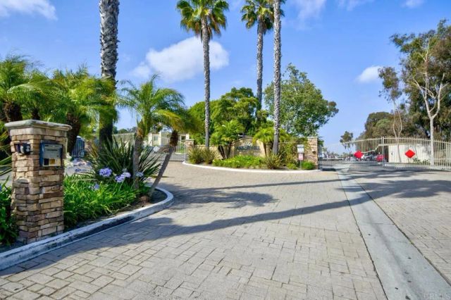 432 Edgehill Ln 32, Oceanside, CA 92054