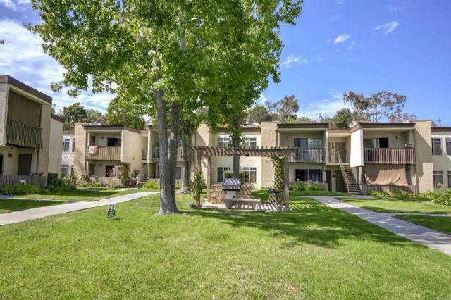 432 Edgehill Ln 32, Oceanside, CA 92054
