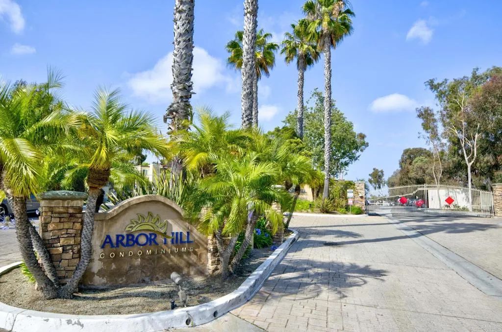432 Edgehill Ln 32, Oceanside, CA 92054