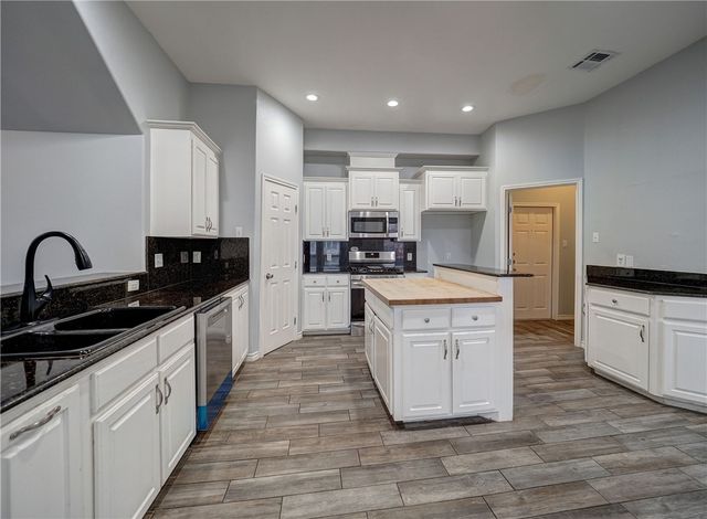 15333 Key Largo Ct, Corpus Christi, TX 78418