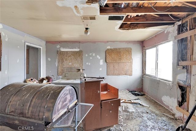 18227 E Avenue Q, Palmdale, CA 93591