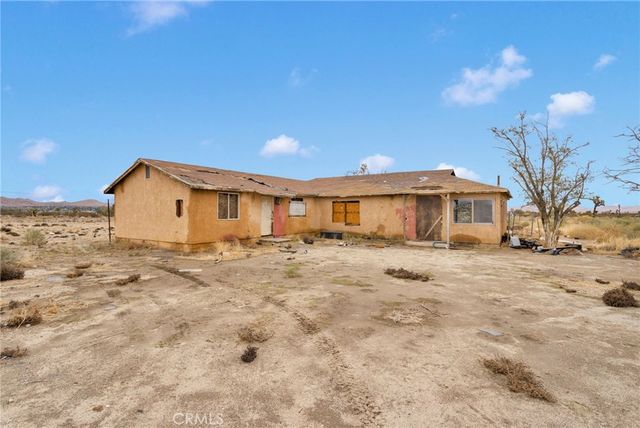 18227 E Avenue Q, Palmdale, CA 93591