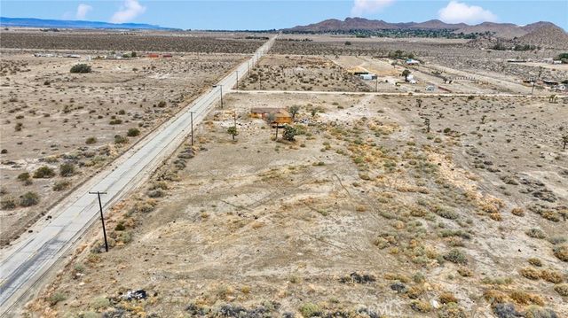 18227 E Avenue Q, Palmdale, CA 93591