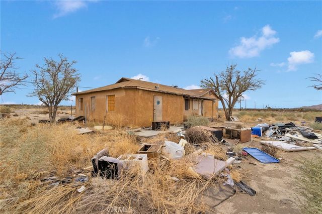 18227 E Avenue Q, Palmdale, CA 93591