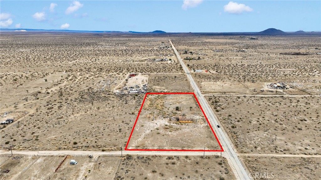 Image 26 of property listing at 18227 E Avenue Q, Palmdale, CA 93591